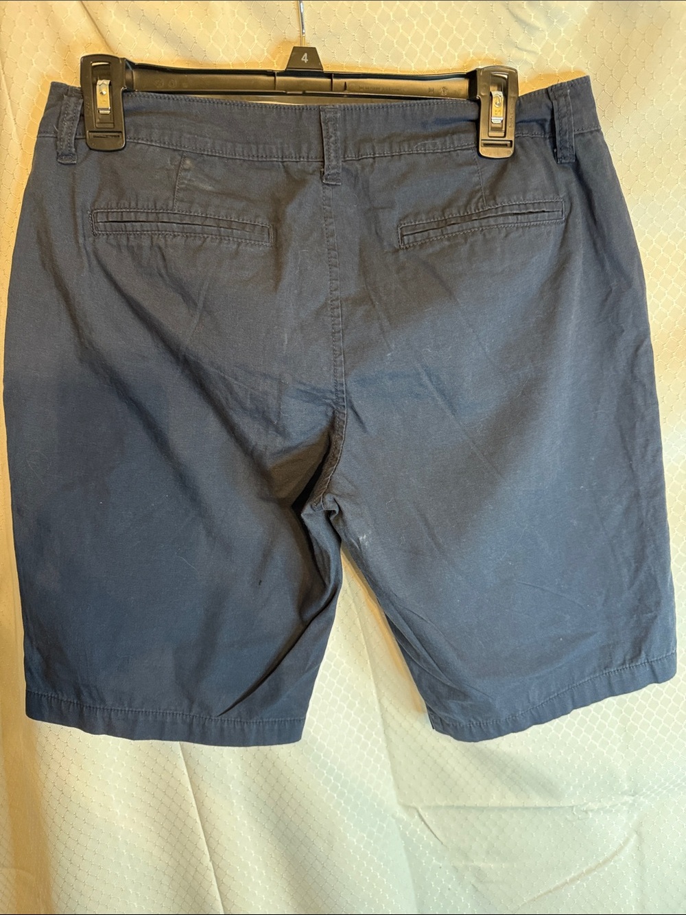 Old Navy Bermuda Navy shorts in a size 6 - Picture 5 of 6